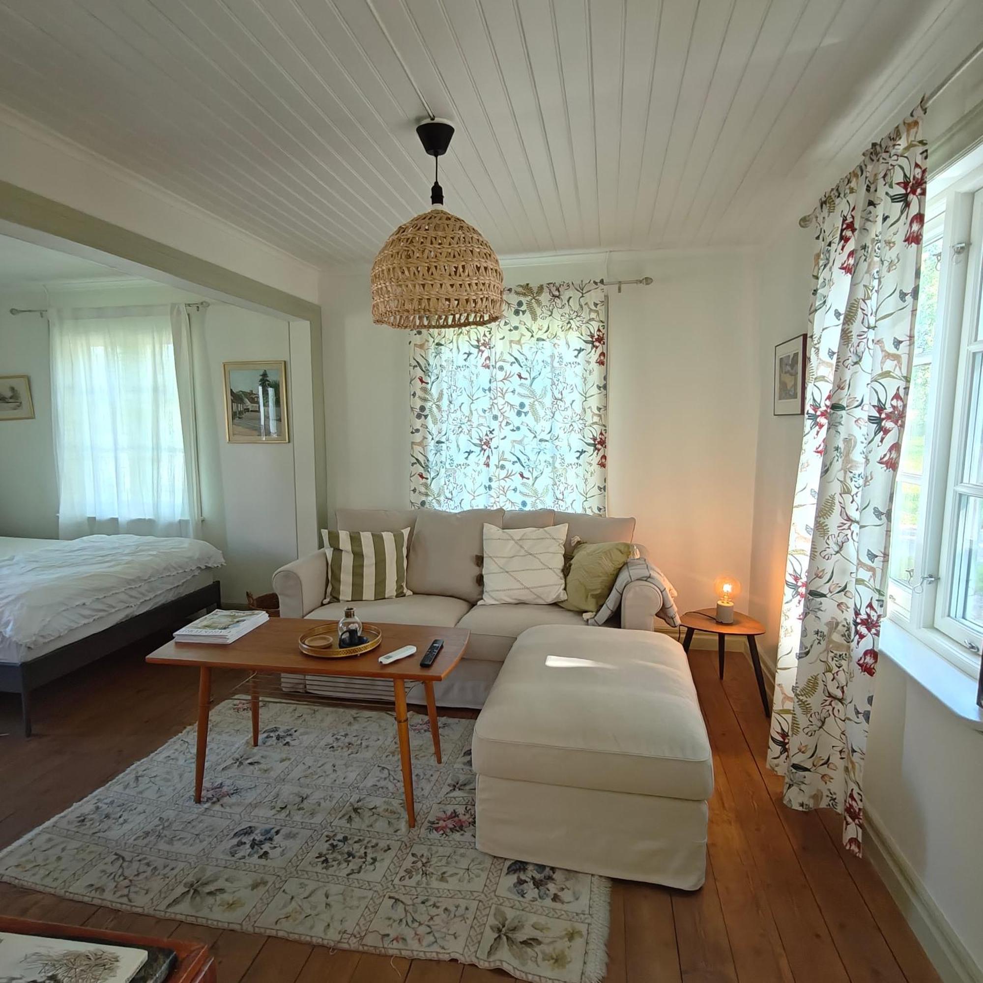Lilla Backen Villa Hjo Buitenkant foto