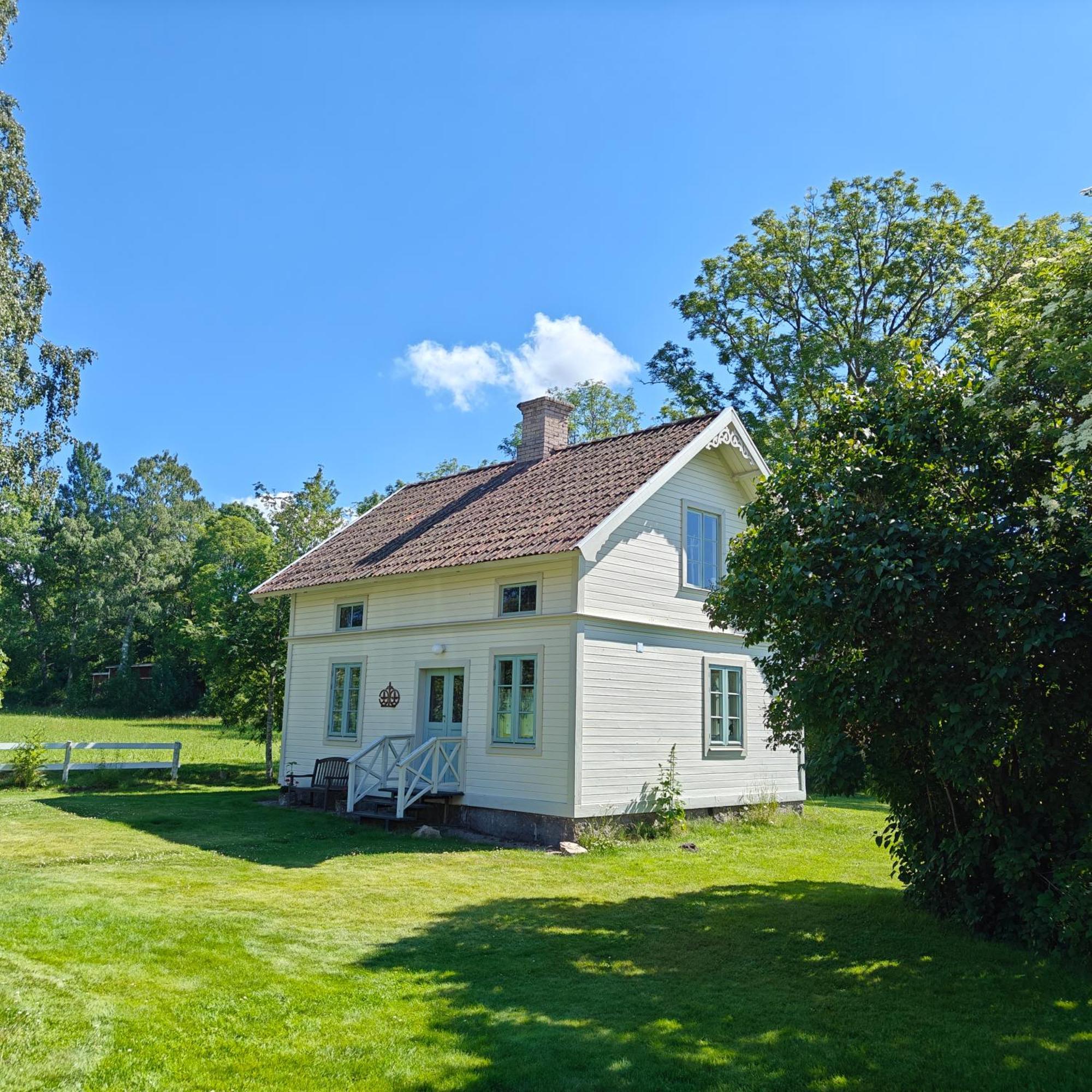 Lilla Backen Villa Hjo Buitenkant foto